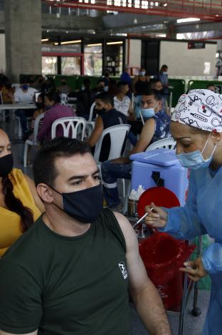 En Colombia se han aplicado 32'463.196 dosis con corte al 19 de agosto de 2021