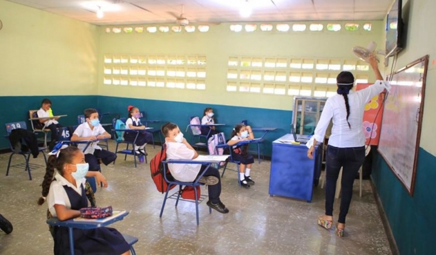 Tutela frena clases