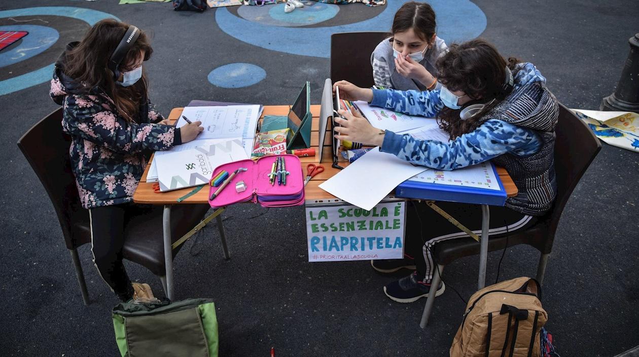 Italia aprueba vacunar