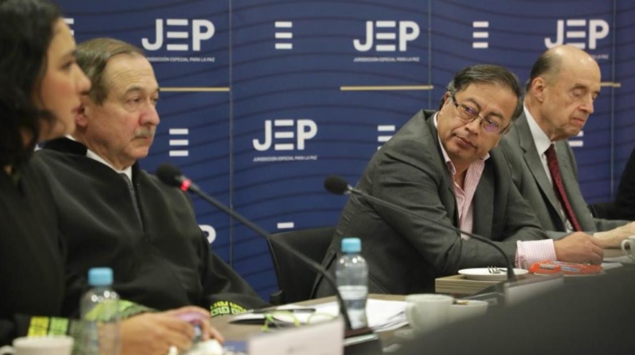 Petro en reunión con JEP